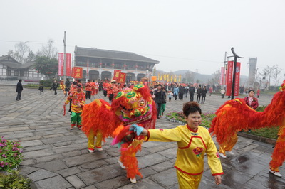元旦小长假 大邑景区游客打拥堂