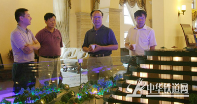 中铁二局领导赴地产集团花水湾项目调研