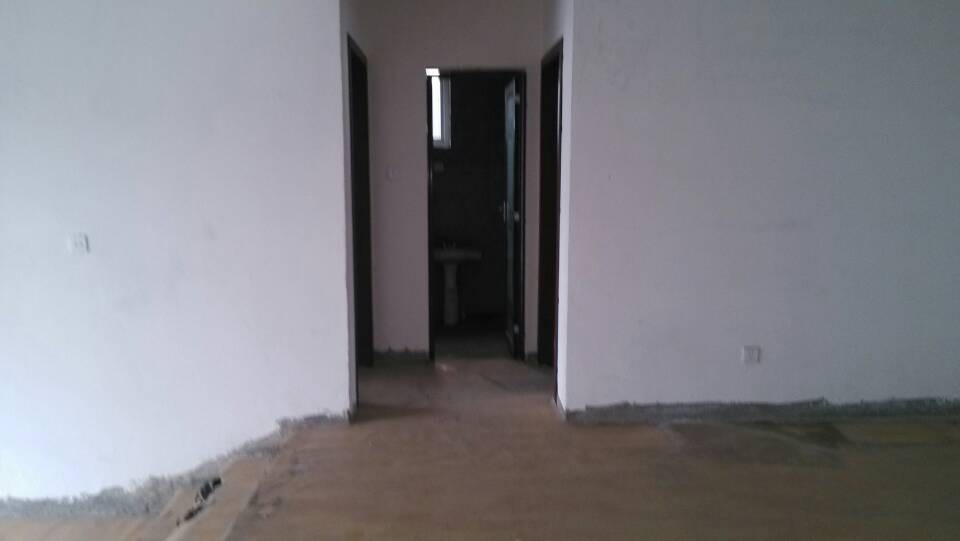 房主低价急售,赠送楼顶花园,低价实用,超值