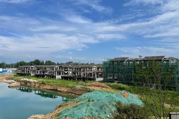 大邑停工楼盘安仁砚湖将于9月拍卖 起拍价2.6亿元