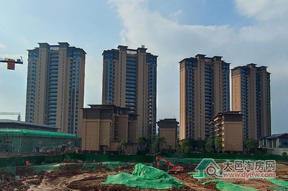 均价12487元/平 大邑滨江新城4号楼上市销售