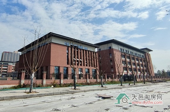 2025年大邑县初中一年级招生计划与划片情况