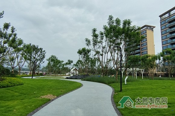 大邑王滩片区首宗配建公园绿地已成型