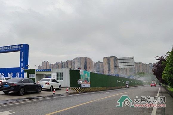 今日起大邑大驷路部分路段早晚高峰单向通行