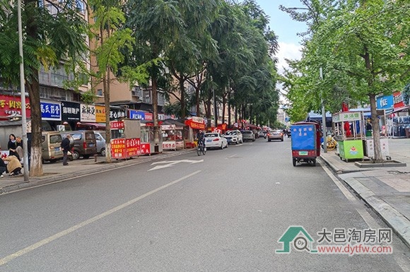 大邑锦祥路侧将新建社区集市